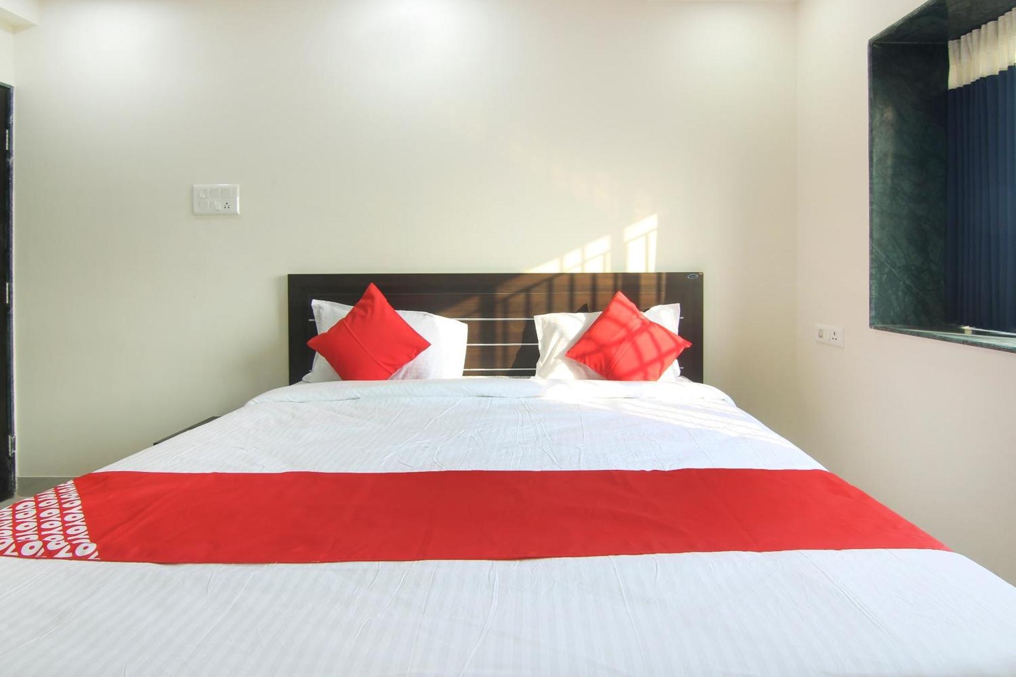 Hotel O Villa 31 Akot Екстер'єр фото